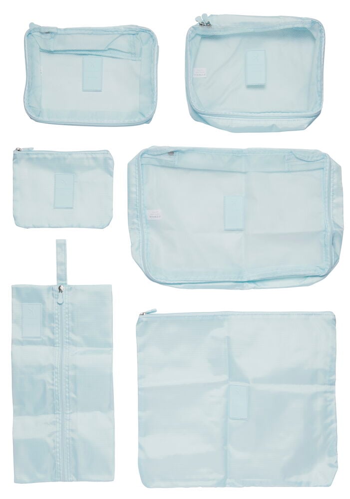Seks lyseblå pakkeposer i polyester uten innhold.