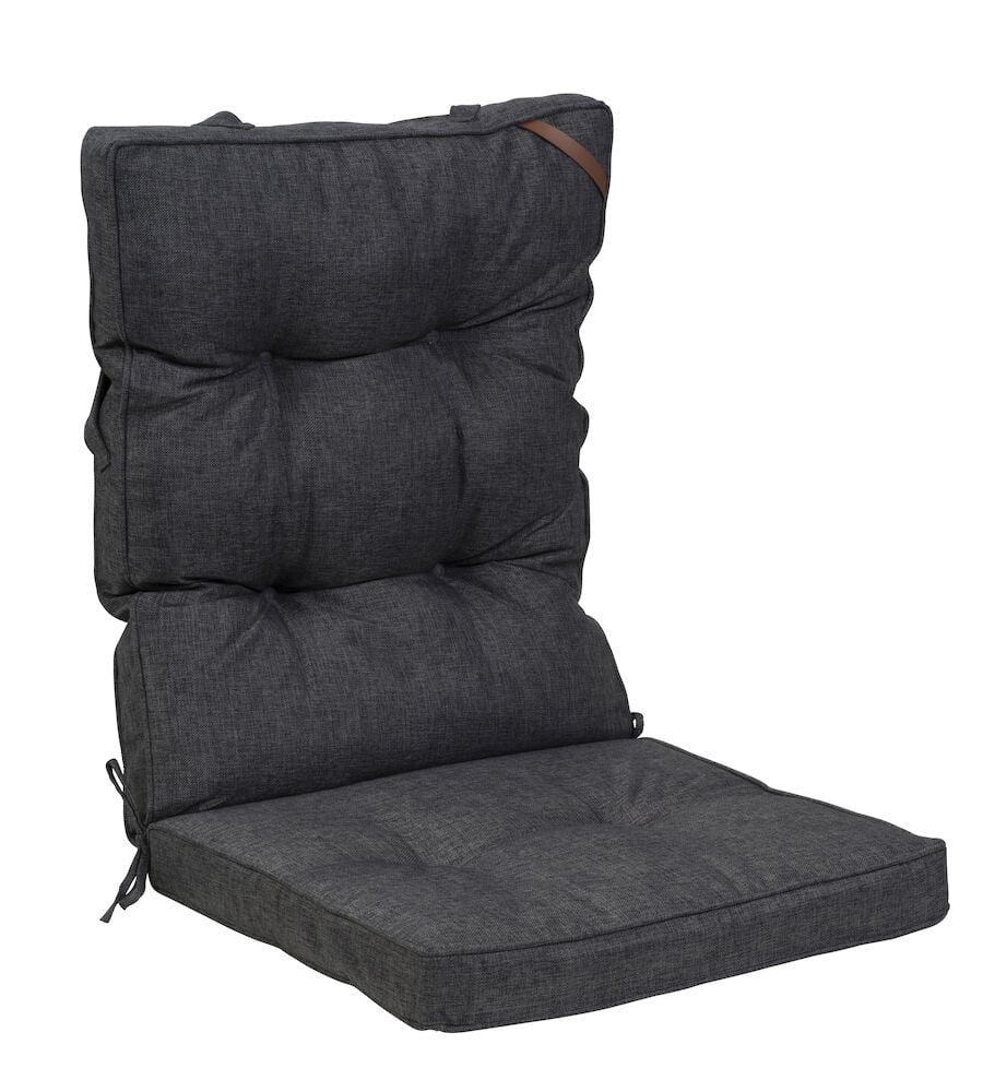 Musta istuintyyny korkealla selkänojalla ja kiinnitysnauhoilla.