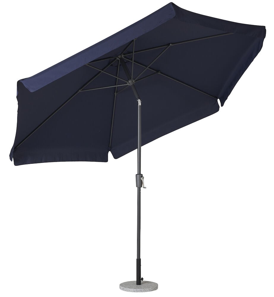 Blått tiltparasoll med aluminiumstang og sveivehåndtak.