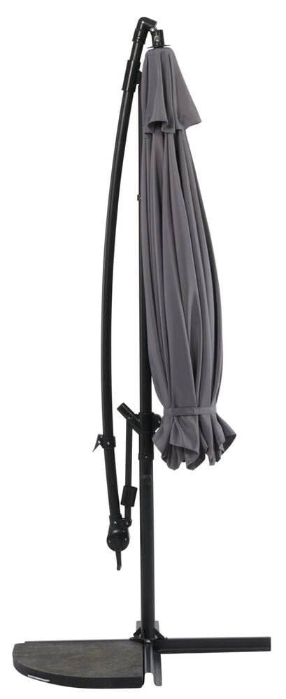 Hopfällt grått sidohängande parasoll på svart stativ.