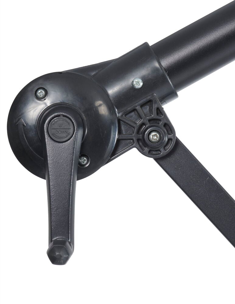 Svart vevhandtag på sidohängande parasollställning.