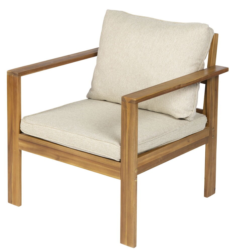 Puinen tuoli, jossa on beiget pehmusteet ja suorat käsinojat.