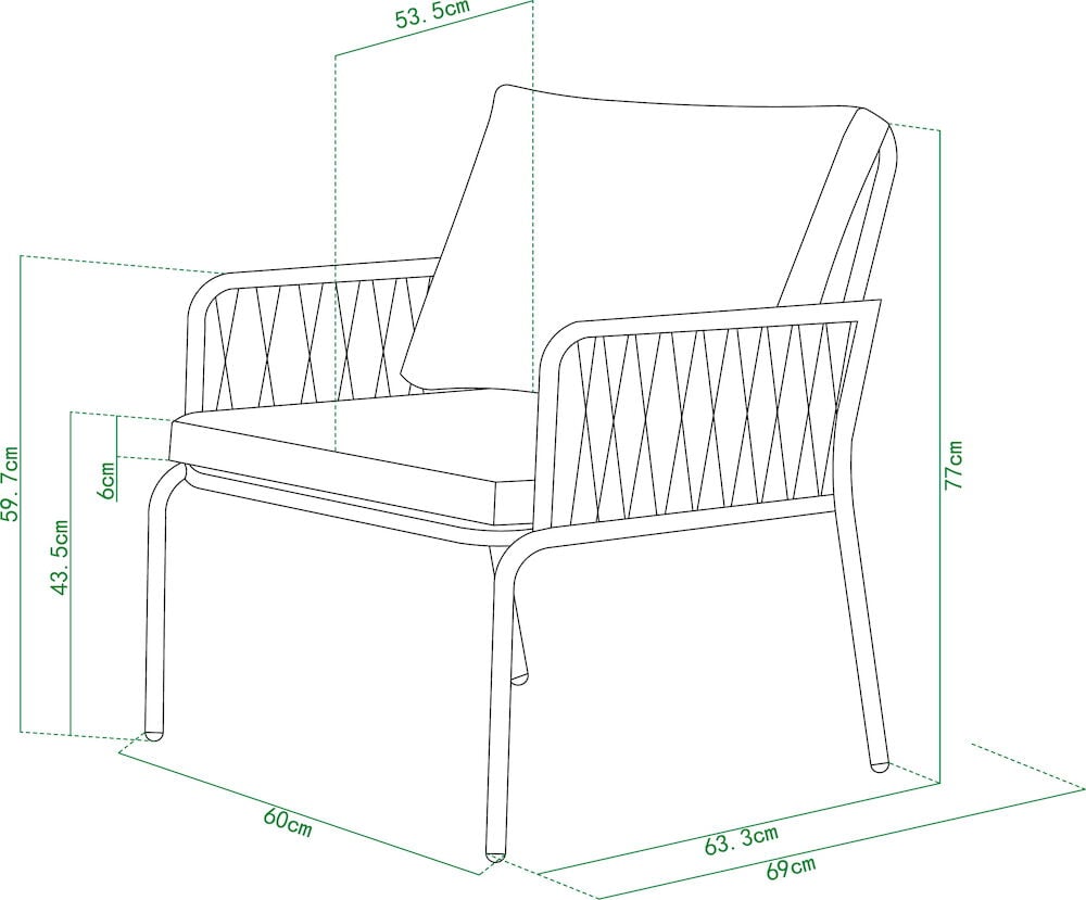 Beige loungestol med armstöd och dynor.