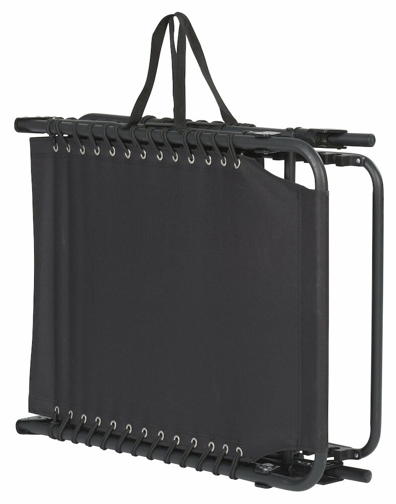 Zusammenklappbare schwarze Sonnenliege mit Aluminiumrahmen und Tragegriff.