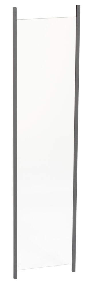 Transparentes Glasgeländer mit dünnen grauen Metallrahmen.