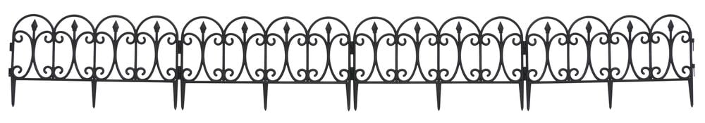 Svart plastkant med dekorativa bågar och spetsar.