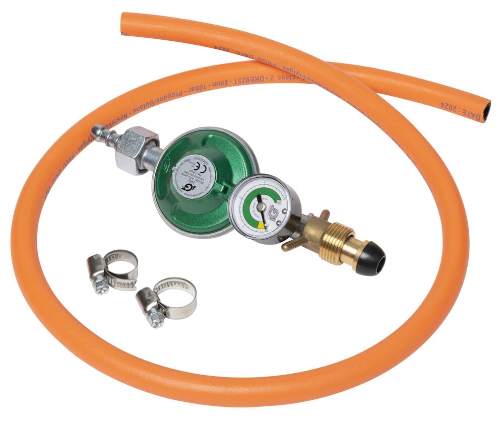 Orange gasslang med gasolregulator manometer och slangklämmor.