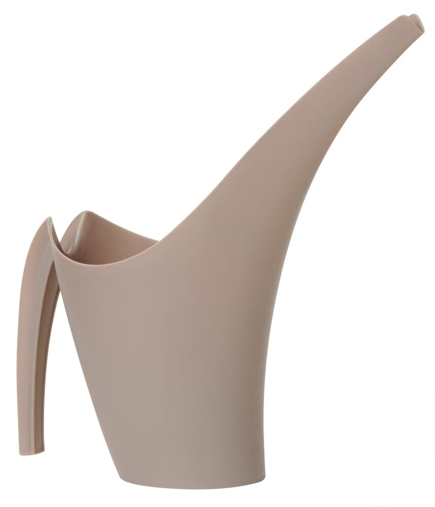 Beige Gießkanne aus Plastik mit langem Ausguss und Griff.