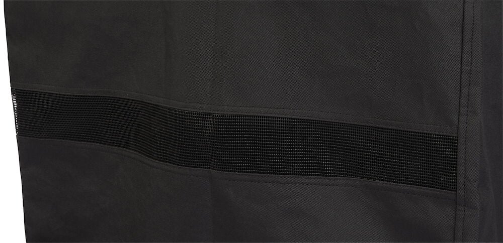 Svart grillöverdrag med ventilationsnät i mitten.