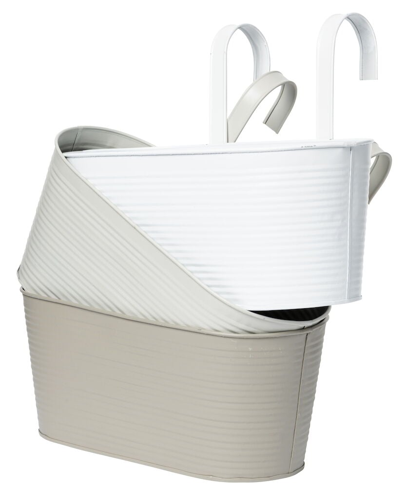 Tre sink blomsterkasser i ulike farger med kroker.