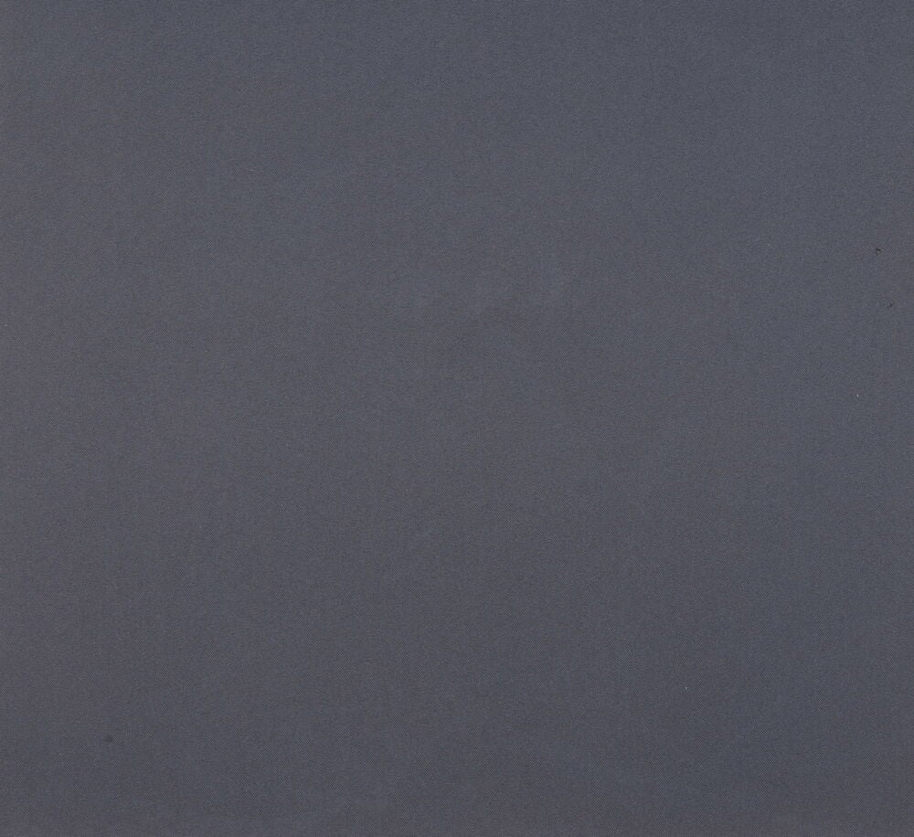 En glatt grå markiseduk uten mønster.