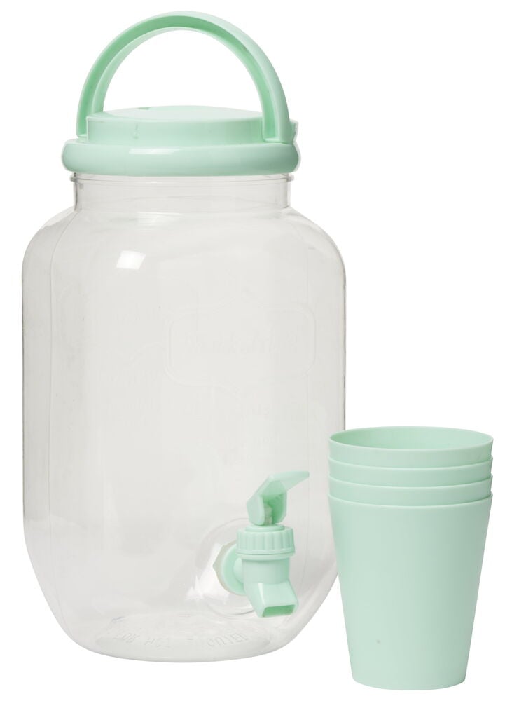 Läpinäkyvä juoma-astia mintunvihreällä kannella ja neljällä mukilla.