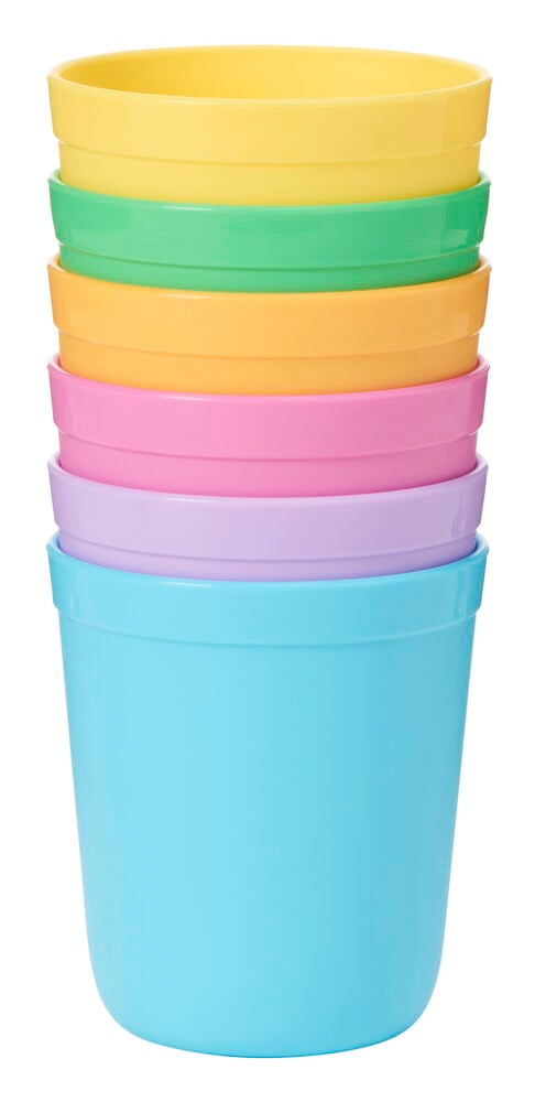 Sex staplade muggar i olika somriga färger.