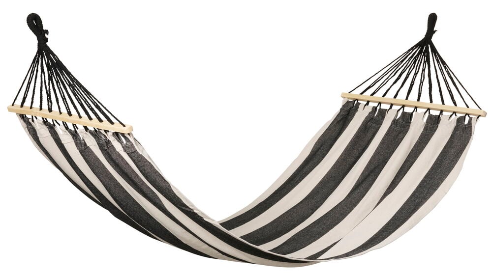Hängmatta med svarta och vita breda ränder.