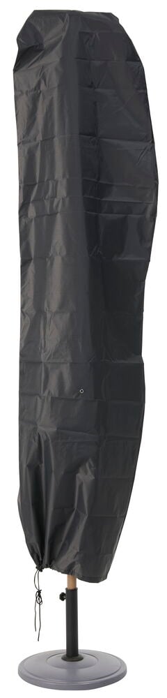 Ett granitgrått Parasollöverdrag L med dragsko nertill, som täcker ett parasoll på en grå fot.