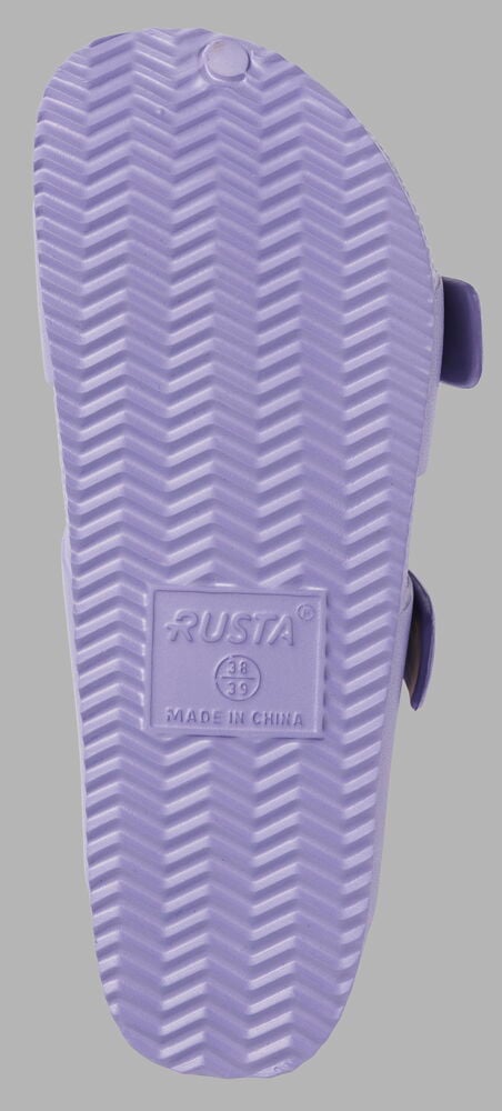 Sohlenansicht der lilafarbenen Pella-Sandalen mit Chevron-Muster und sichtbaren Größen 38 und 39.