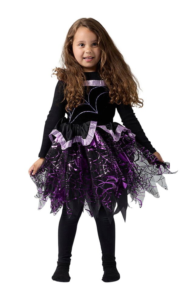 Kind trägt schwarzes und lila langärmeliges Spinnennetz-Kostüm mit mehrlagigem Rock und schwarzen Leggings.