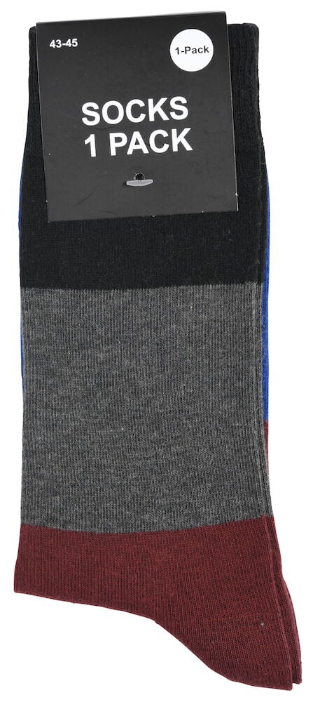 Sekalaisia värisiä sukkia pakkauksessa.