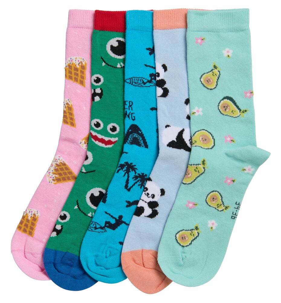 Kinder-Strümpfe 5er-Pack in verschiedenen Farben mit Waffel-, Monster-, Surf-, Panda- und Avocado-Mustern.