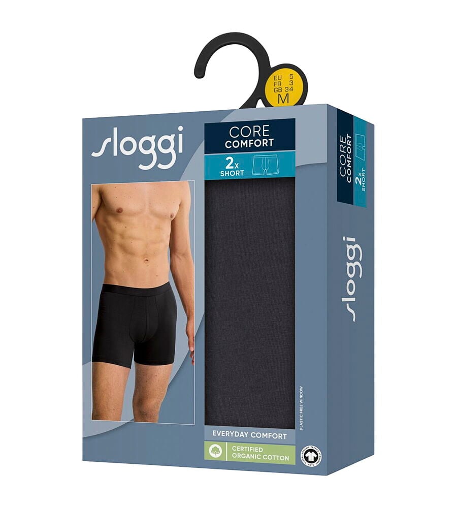 Tummanharmaat Sloggi Core Comfort 2x Short bokserit, yhdet miehellä, yhdet pakkauksessa.