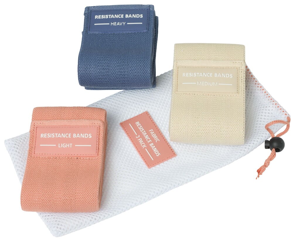 Tre träningsband i olika färger med förvaringspåse.