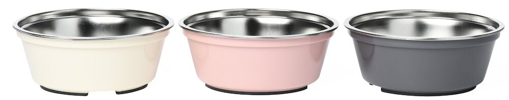 Tre matskålar i olika färger rostfritt stål.