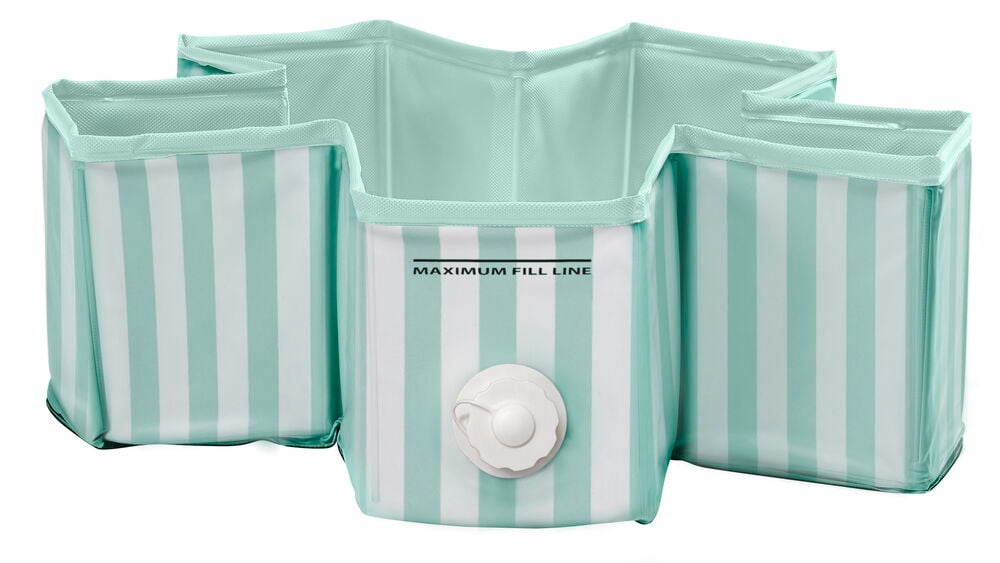 Randig hopfällbar hundpool i mintgrönt och vitt.