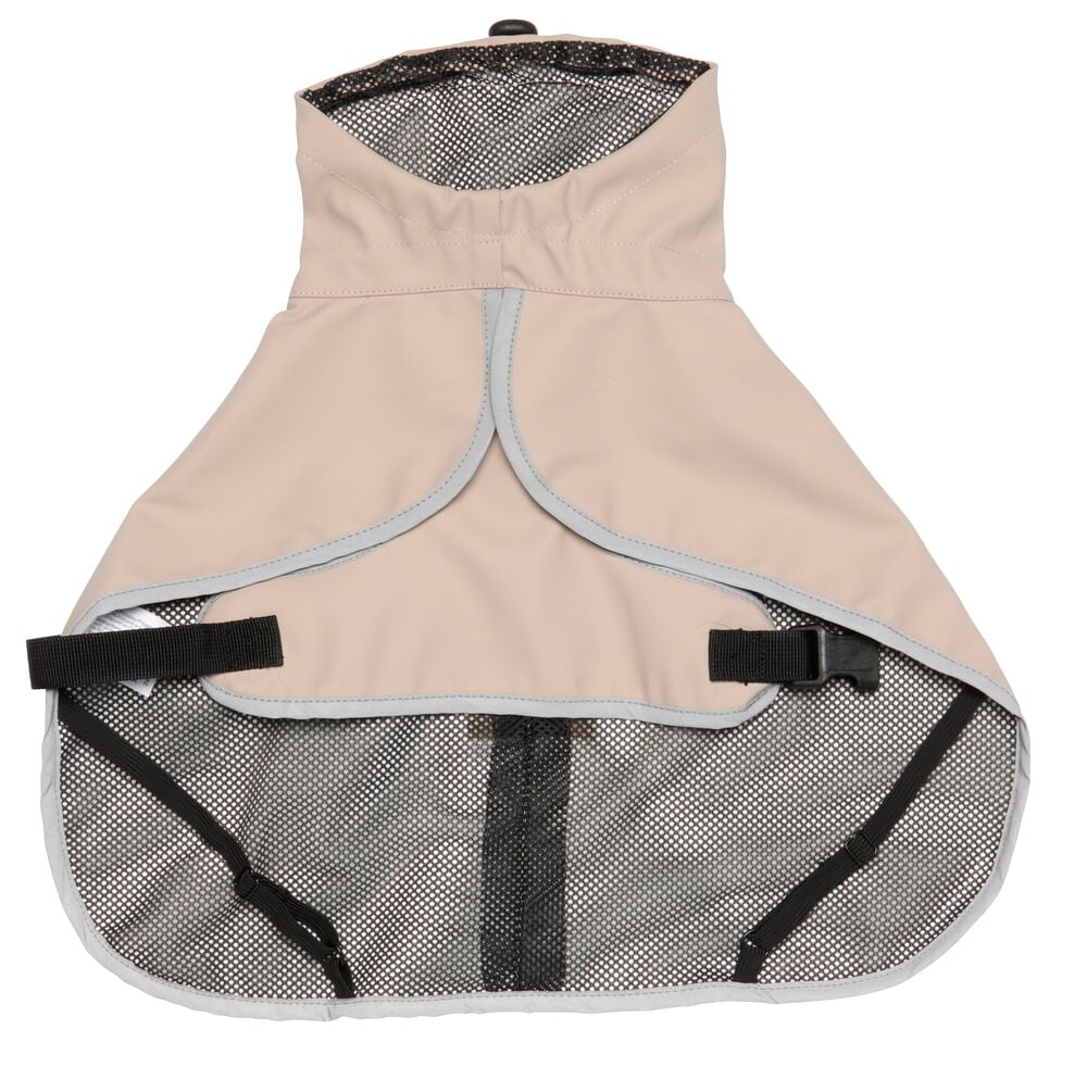 Beige regnjacka för hund med svarta detaljer.