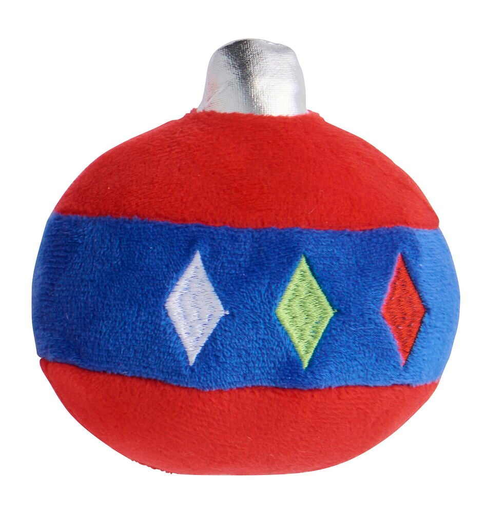 Rotes Weihnachtskugel Hundespielzeug Plüsch mit blauem Band, weißen, grünen und roten Rauten, silbernem Oberteil.