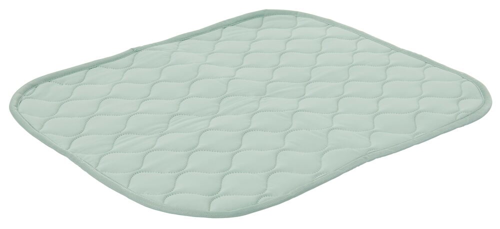 En ljusgrön quiltad kylmatta för hund, 55x45 cm, med vågigt mönster och rundade hörn.