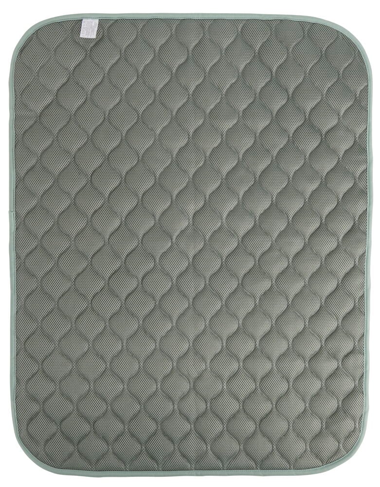 En grønn Kjølematte, hund 90x70 cm, quiltet med et gittermønster og avrundede hjørner.