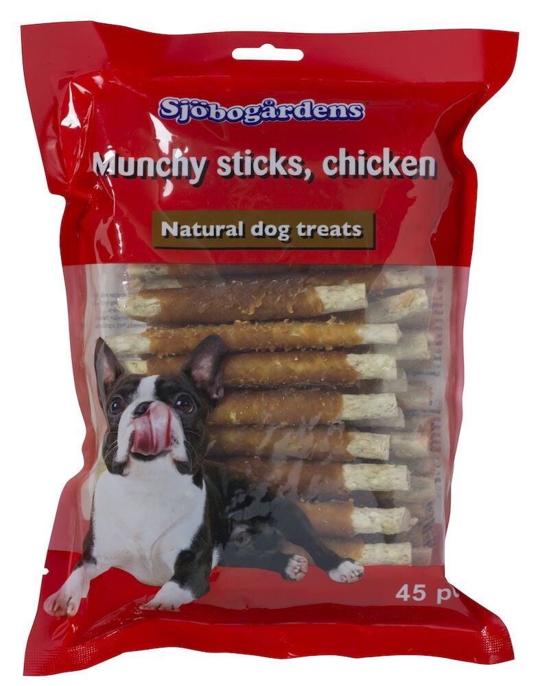 Röd påse med tuggpinnar och glad hund på framsidan.