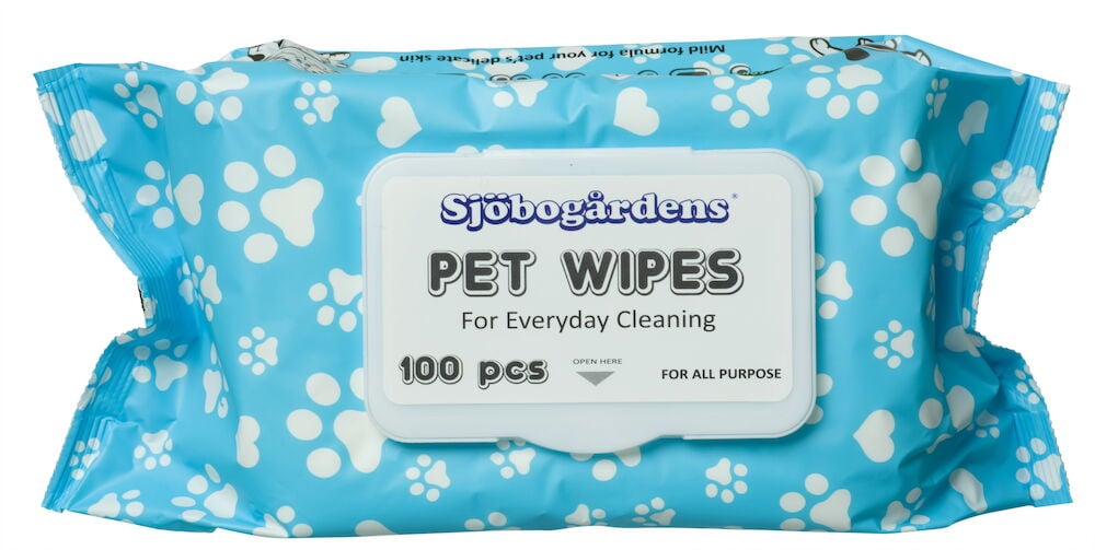 Blå förpackning våtservetter med tassavtrycksmönster.