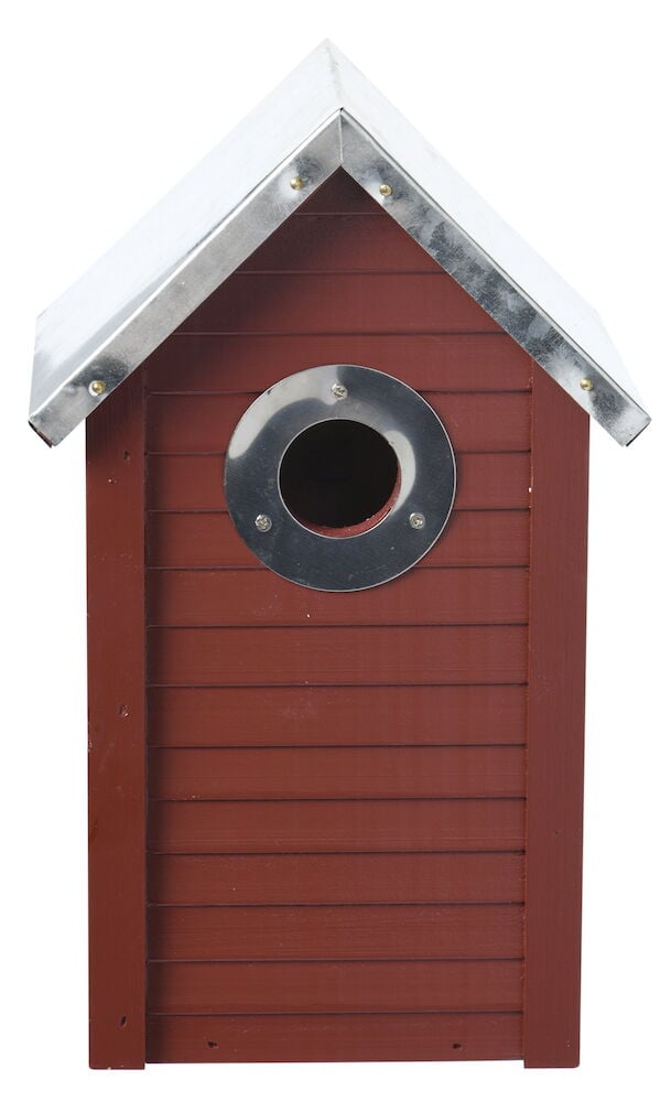 Punainen linnunpönttö hopeanvärisellä katolla ja metallisella aukolla.