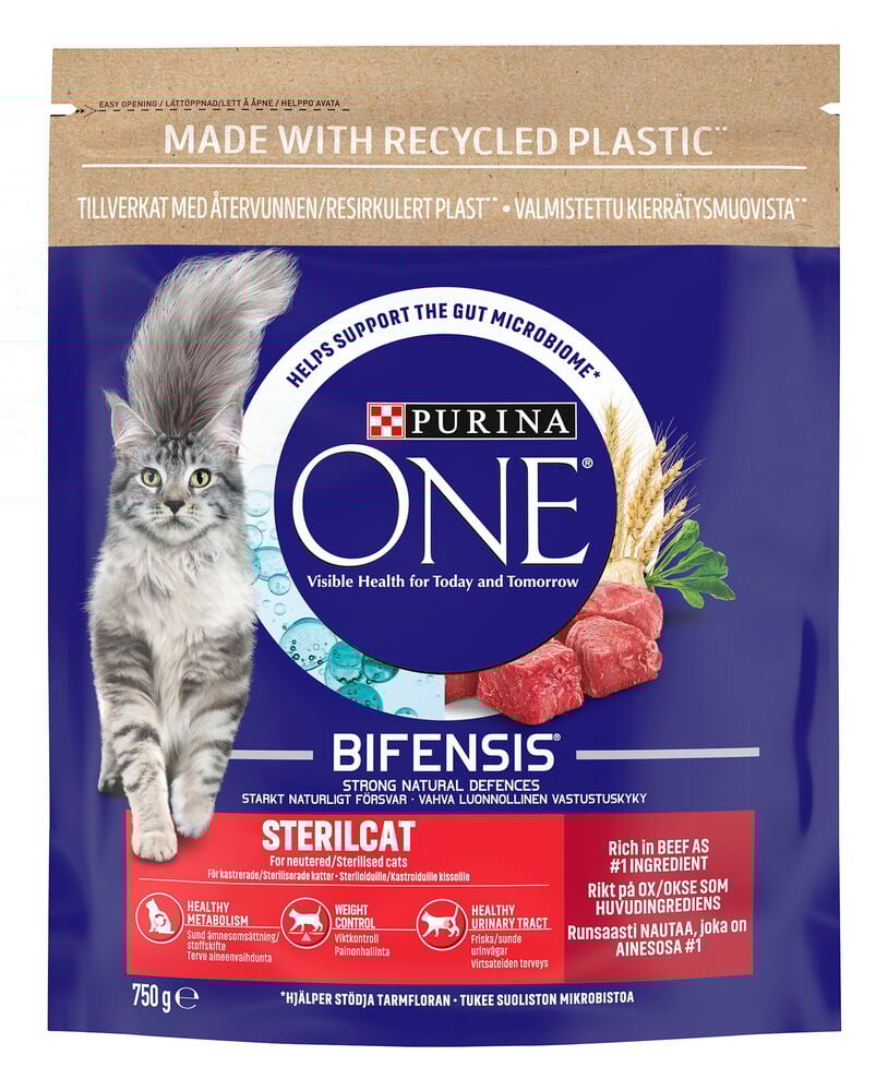 Kissojen kuivaruoka Purina ONE 750 g Beef Sterilized, sininen ja ruskea pussi kissalla, naudalla ja vehnällä.