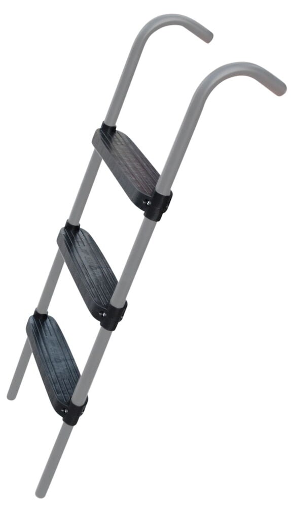 Sølvfarget stige med tre sklisikre trinn.