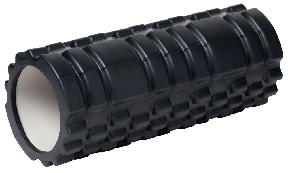 Svart foamroller med mönstrad yta för massage.