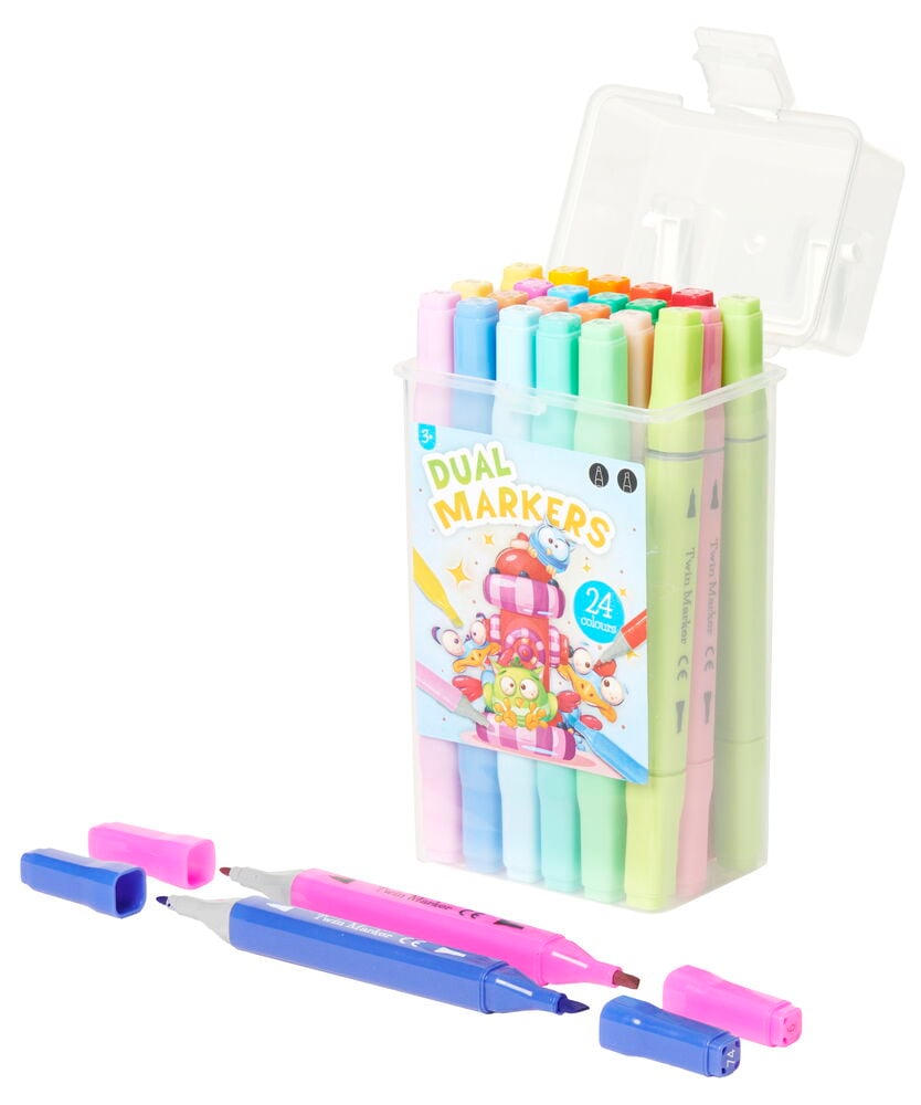 Flera färgglada dubbelsidiga tuschpennor i plastlåda.