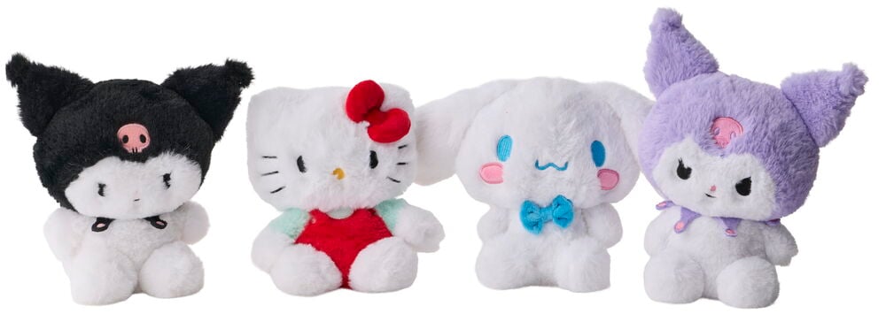 Pehmolelu Hello Kitty 16,5 cm, valkoinen punaisella rusetilla ja uimapuvulla, musta Kuromi, valkoinen Cinnamoroll ja laventelinvärinen pehmolelu.