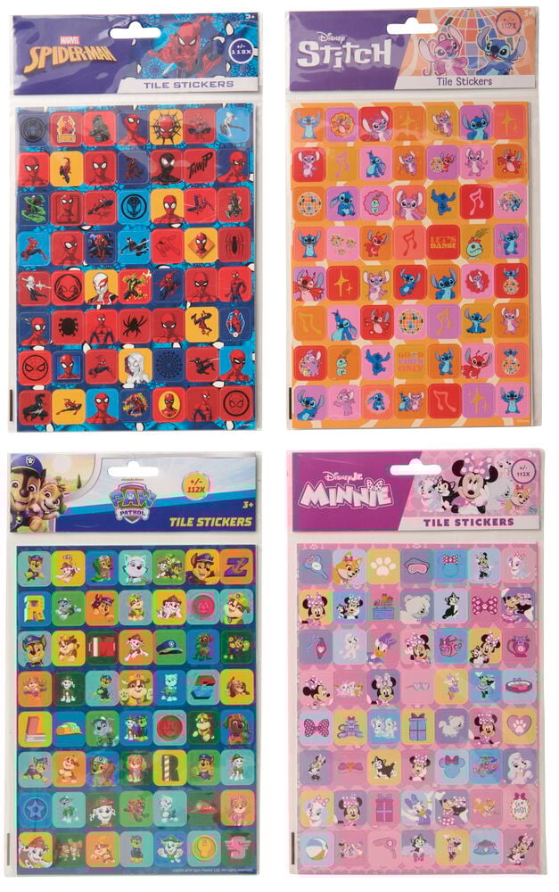 Fire assorterte Disney/Nickelodeon klistremerkepakker: Spiderman, Stitch, Paw Patrol og Minni Mus flise klistremerker.