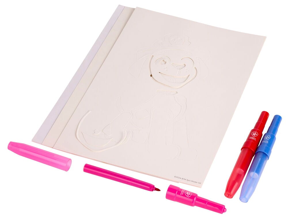 Sprühstifte-Set Spray & Create Paw Patrol mit weißer Schablone, weißen Papieren und roten, blauen und pinken Sprühstiften.