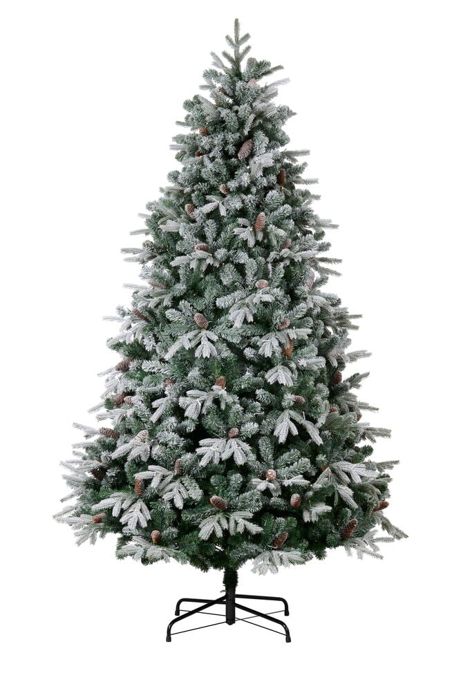 Et snødekket grønt Juletre Colorado PVC/PE 480 LED med kongler og svart stativ.