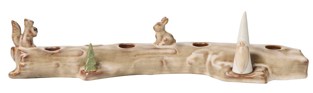 Ljusstake Fauna, en ljusbrun keramisk stock med ekorre, träd, kanin, tomte figurer och fyra ljusöppningar.