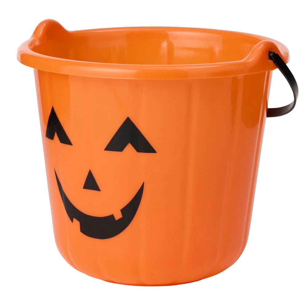 Oransje Halloweenbøtte med svart jack-o'-lantern-ansikt og et svart håndtak.