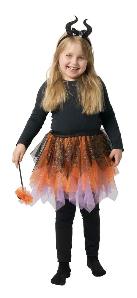 Maskeradset, barn: svart topp, svart, orange, lila tyllkjol, svarta leggings, hornpannband, håller trollstav.