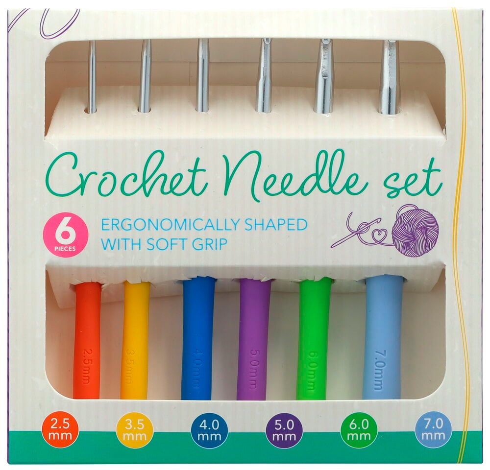 Sex färgglada virknålar med ergonomiska handtag i förpackning.