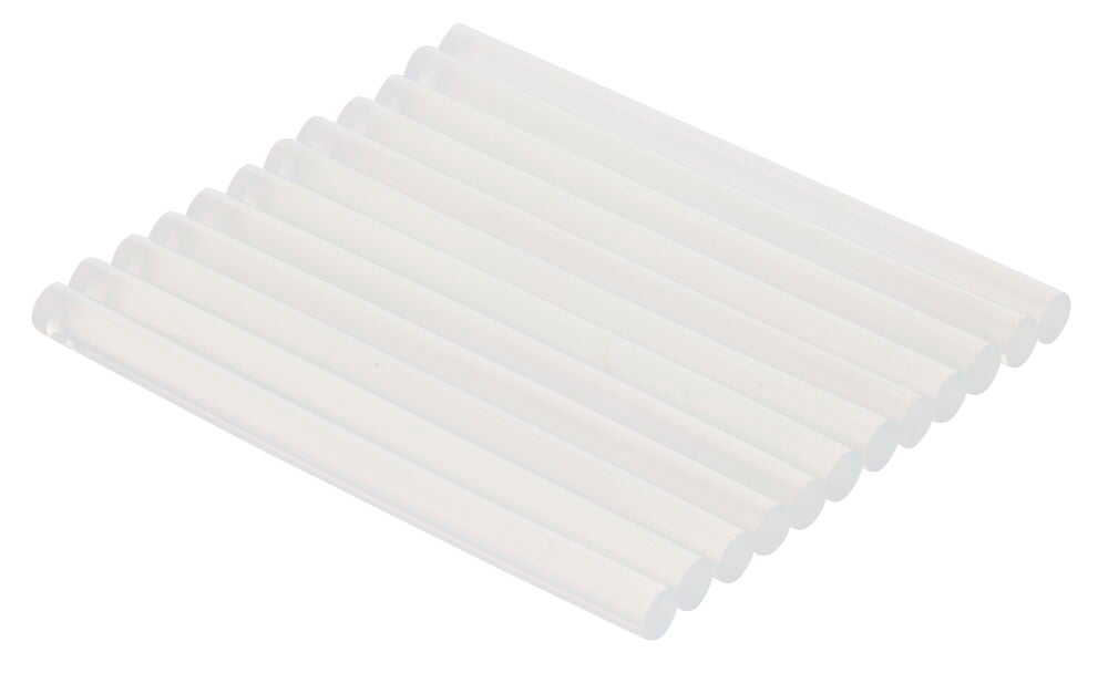 Tolv gjennomskinnelige sylindriske limstaver fra en refill 12-pk ligger vifteformet.
