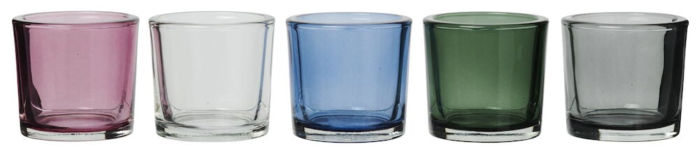 Fünf Teelichthalter in verschiedenen Farben.