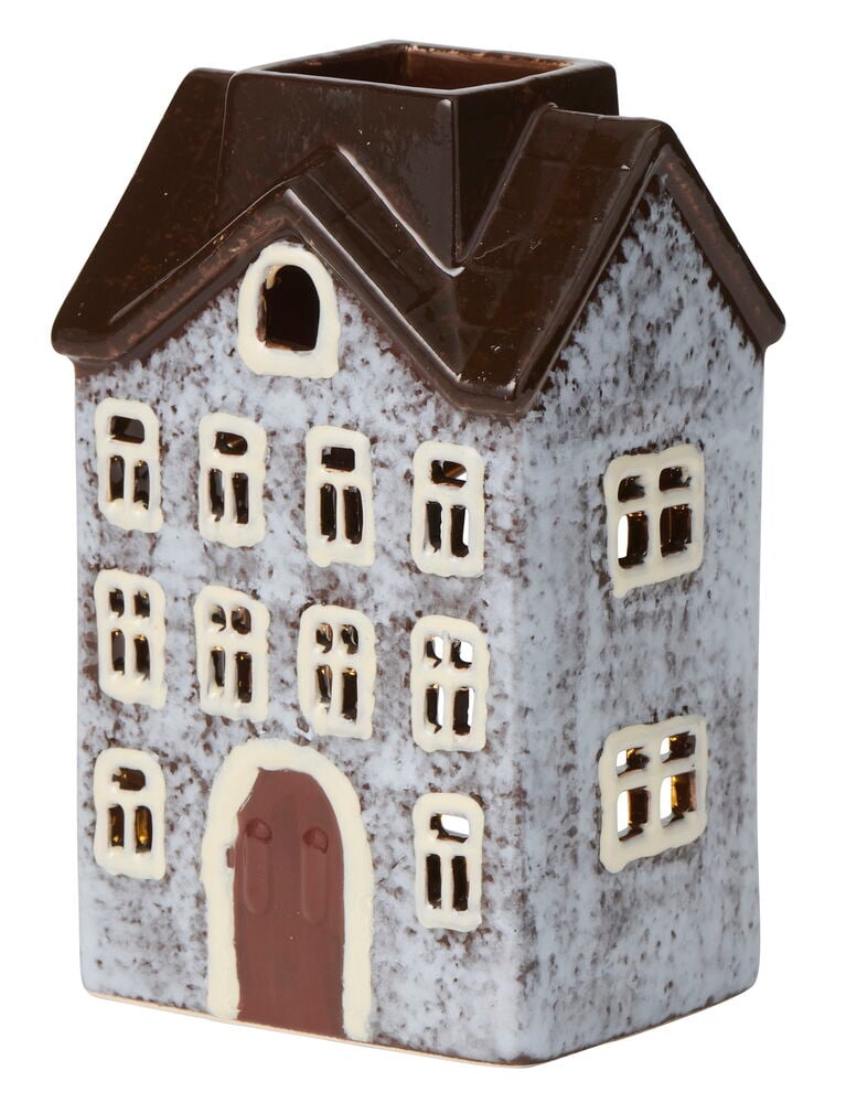 Keraaminen Lyhty House 15 cm täplikkäillä harmaat/valkoiset seinät, tummanruskea katto, ovi ja hehkuvat ikkunat.