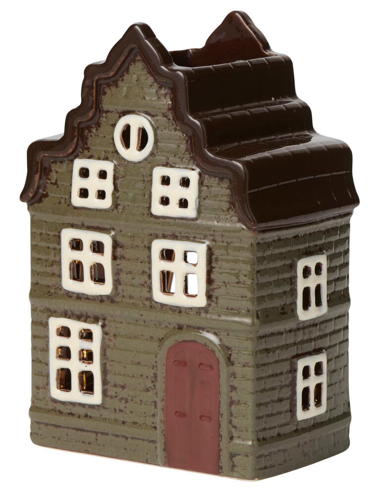 Talomainen Lyhty House 18,5 cm, jossa tummanvihreä runko, tummanruskea katto ja ovi sekä valkoiset ikkunakehykset.